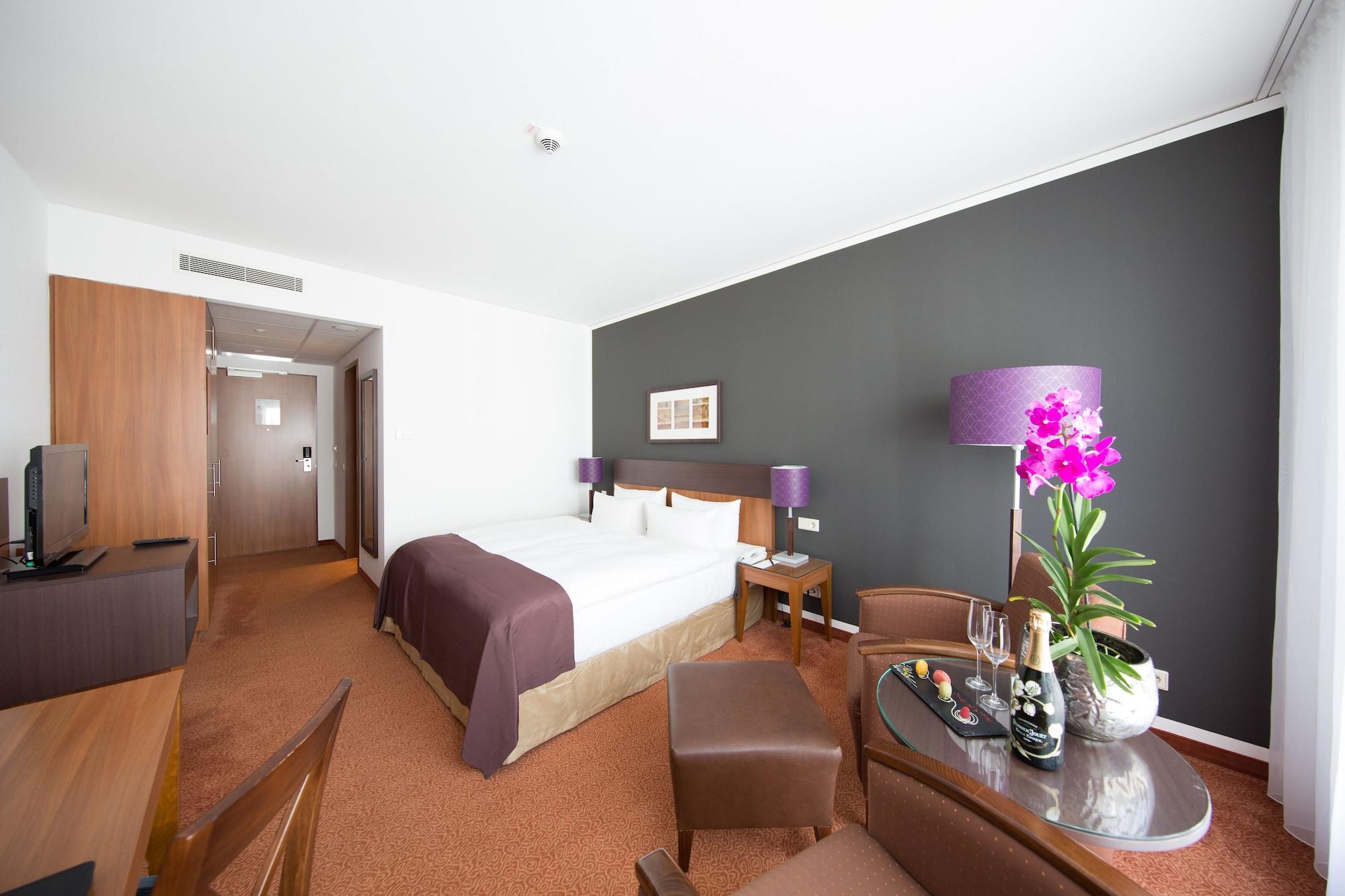 Dorint Hotel Am Dom Эрфурт Экстерьер фото