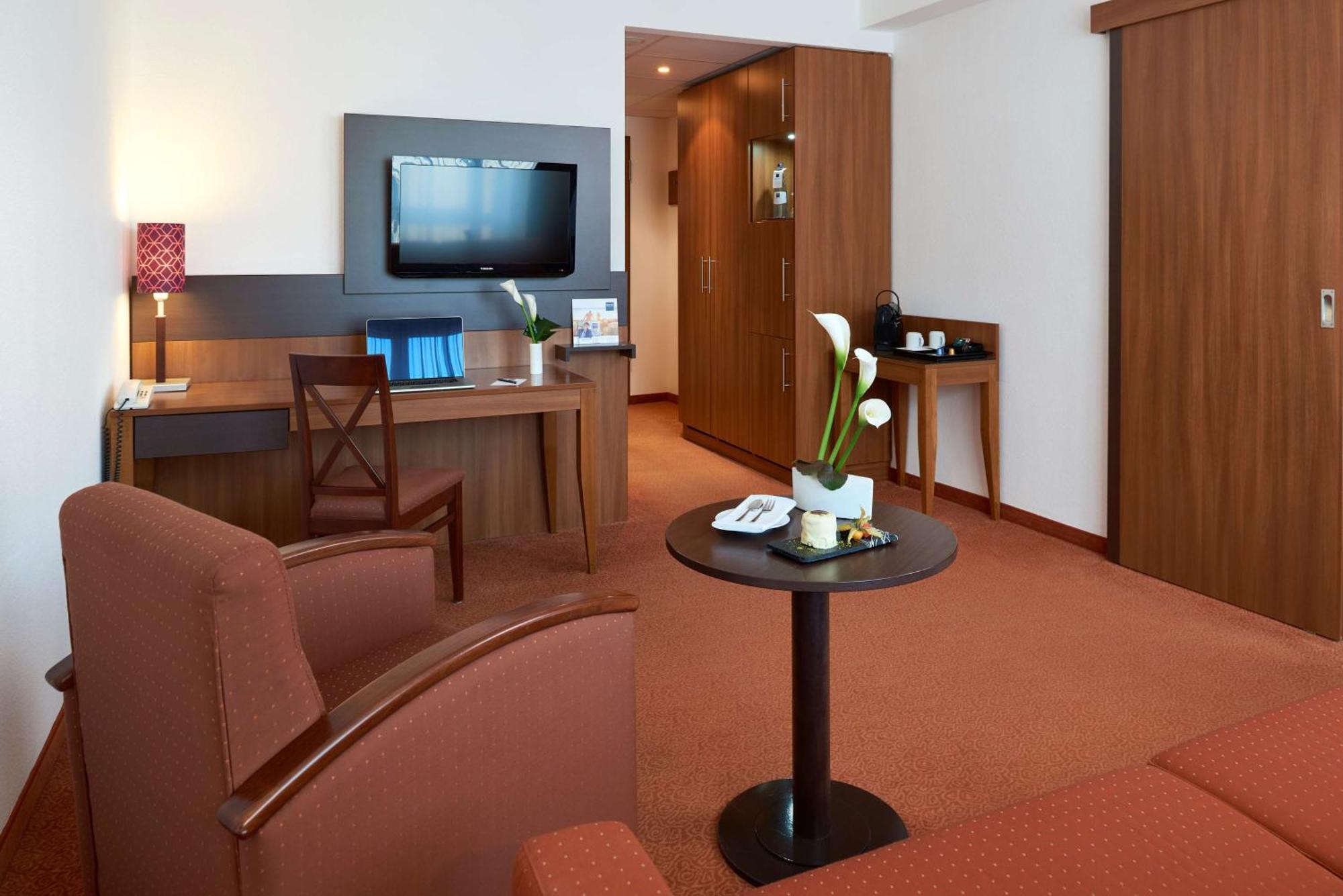 Dorint Hotel Am Dom Эрфурт Экстерьер фото