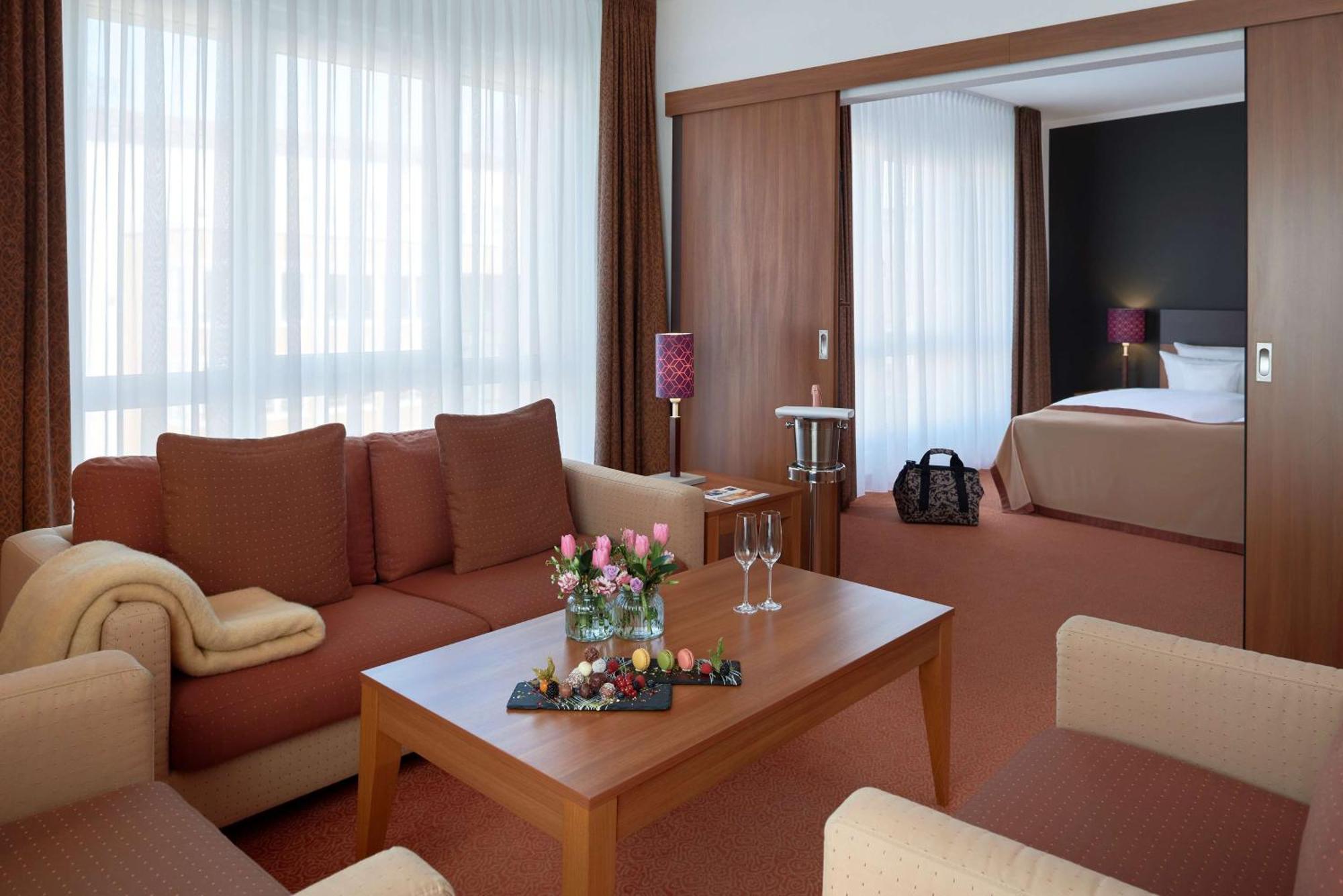 Dorint Hotel Am Dom Эрфурт Экстерьер фото