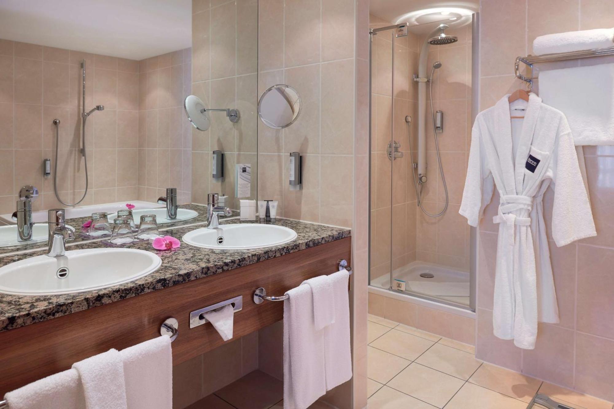 Dorint Hotel Am Dom Эрфурт Экстерьер фото